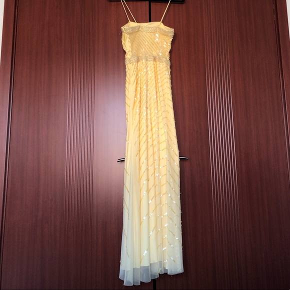 Sean Collection Gown 💫 - Picture 3 of 7